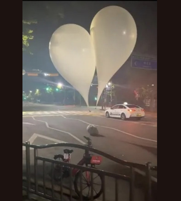 오물풍선. 유승민 전 의원 페이스북 캡처