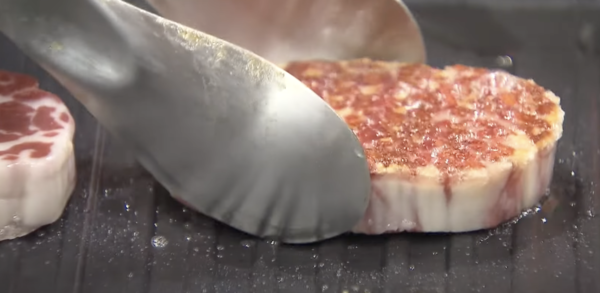 국내에서 만든 배앵육. SBS 캡처